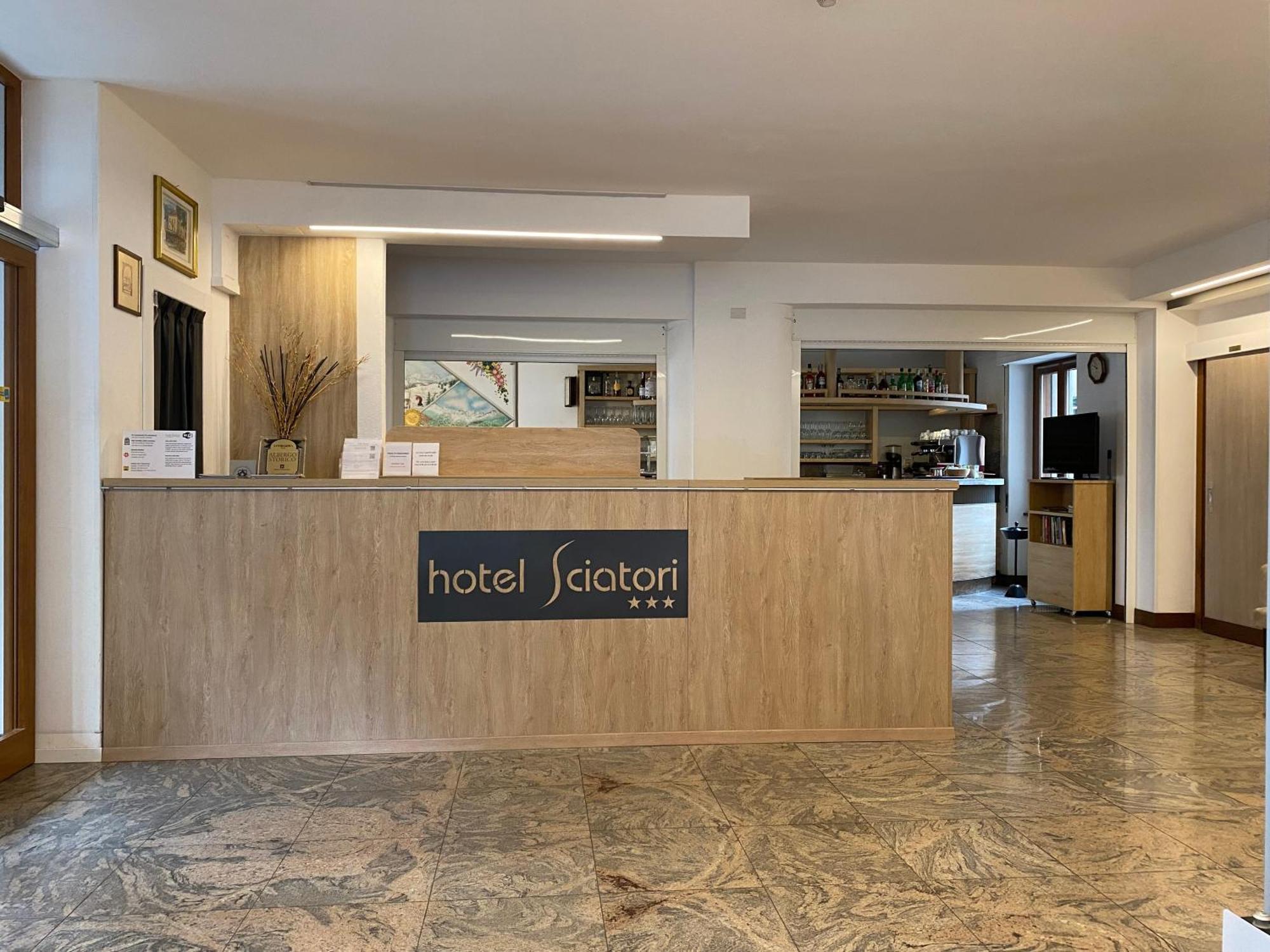 Hotel Sciatori 3 Stelle Superior Temù Exterior foto